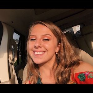 Meet your Posher, Carina